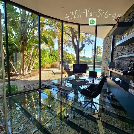 Ferienhaus Sculptural Estômbar