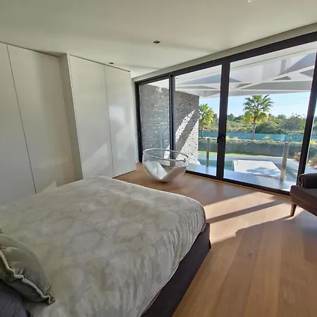 Sculptural Ferienhaus *